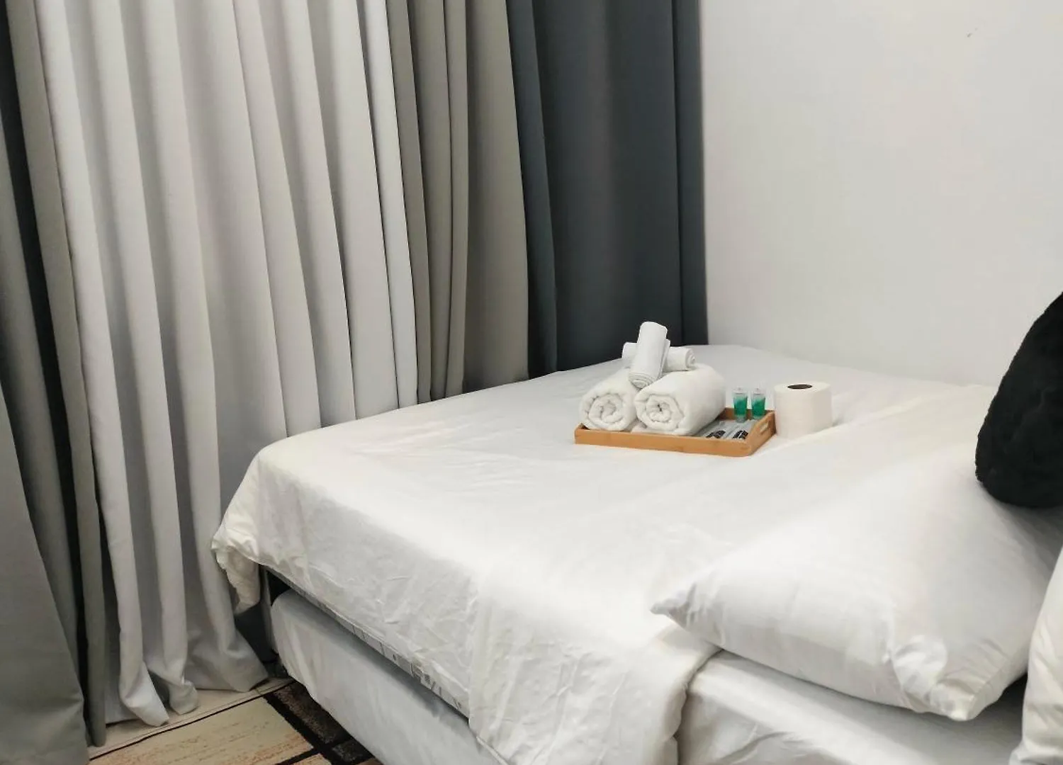 Smdc Breeze Residence Pasay Aparthotel