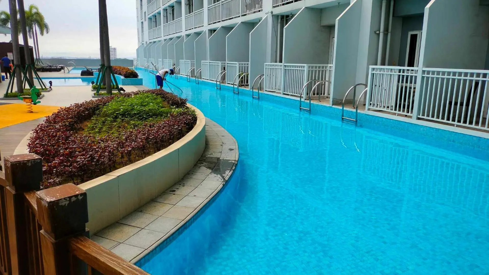 Smdc Breeze Residence Pasay Aparthotel